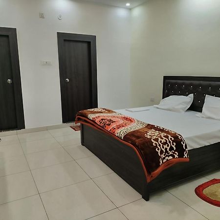 Hotel Dev International Khalilabad Exterior foto